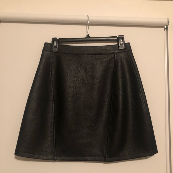 Zara leather zip mini skirt - Picture 3 of 3